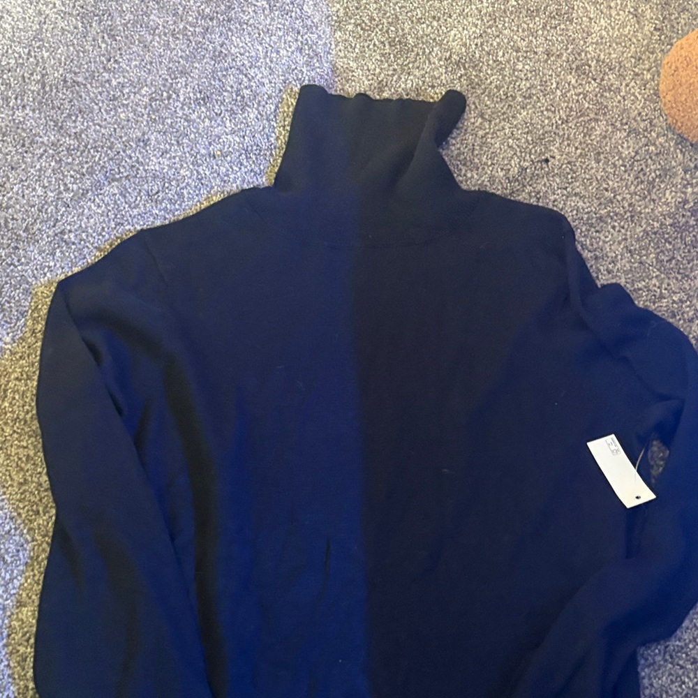 NWT size M Amazon Essentials Navy Blue Sweater